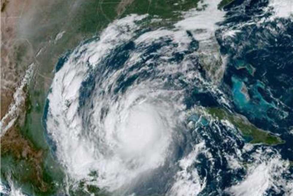 «محملة برياح قاتلة».. ترقب حذر لعاصفة