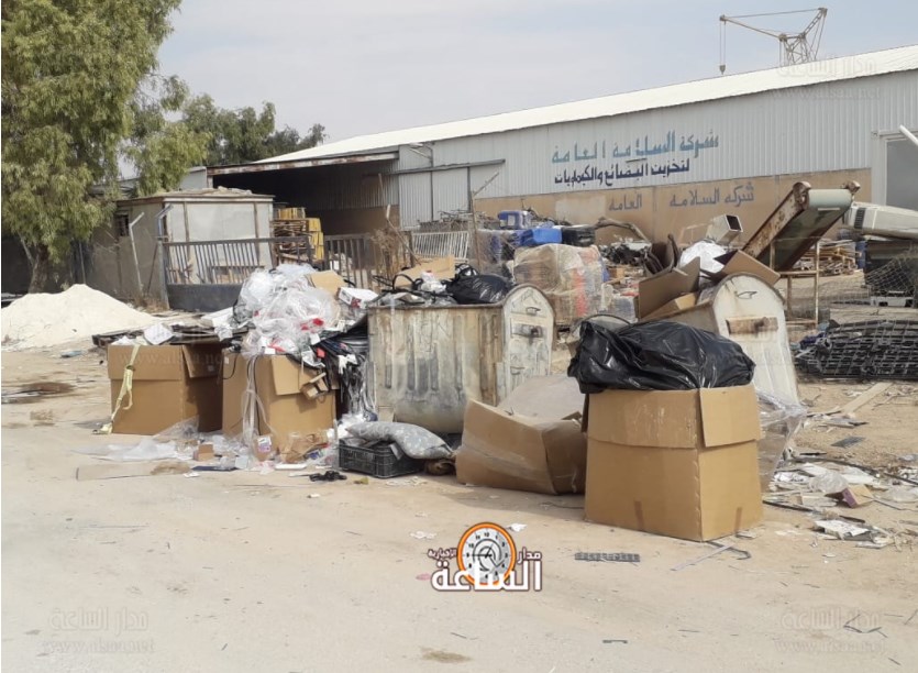 نفايات متراكمة في حرة الزرقاء.. فمن