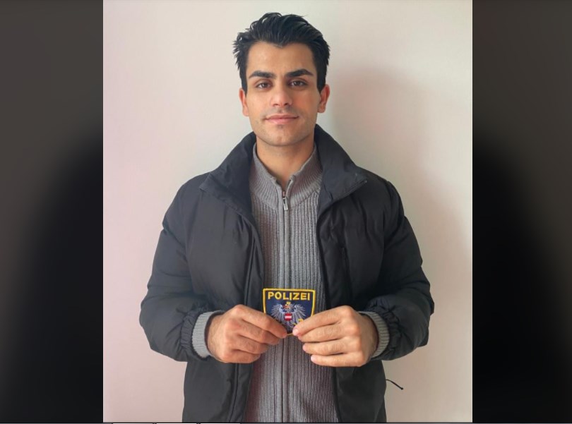 شاب عربي يقوم بعمل بطولي خلال