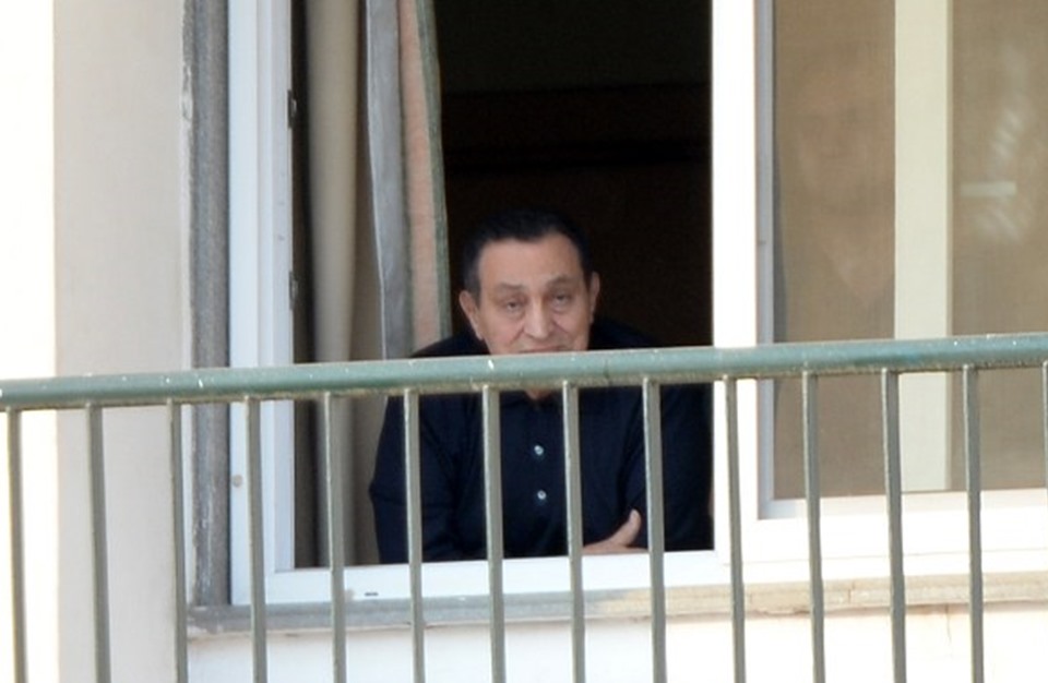 مبارك يتجول في احتفاله بعيد ميلاده..