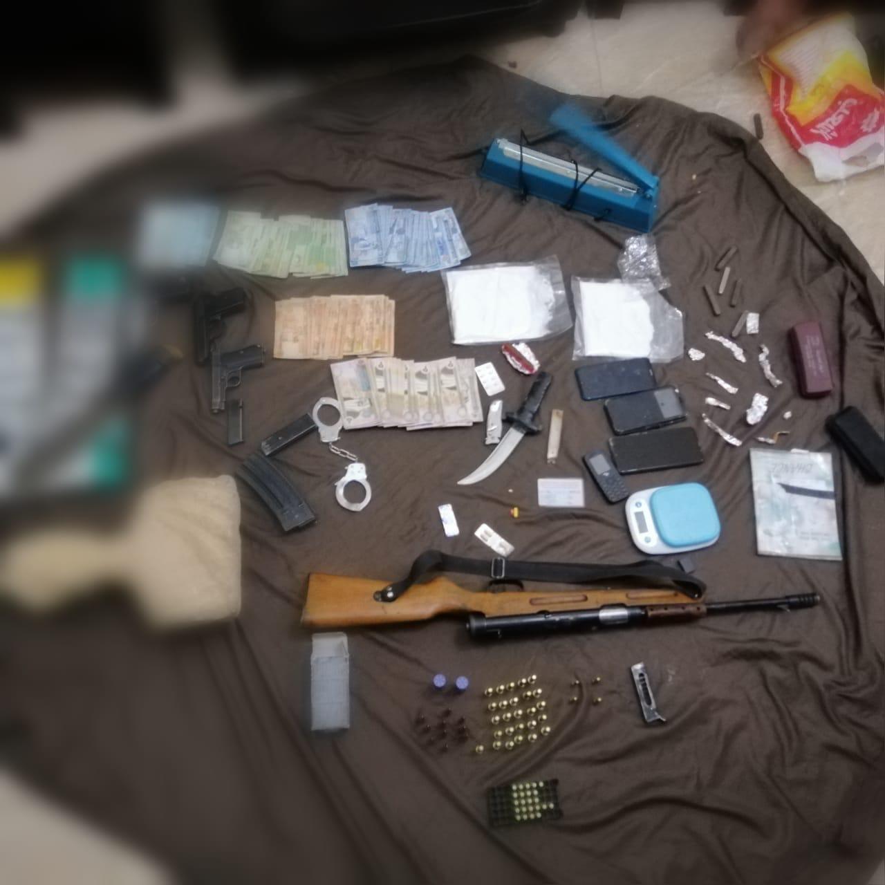 مداهمات أمنية للقبض على مروجي المخدرات