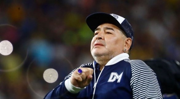 مارادونا مرتبك وسيقضي وقتا أطول في