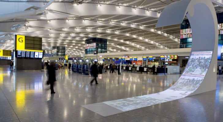 مطار في لندن يعلق الرحلات لمخاوف
