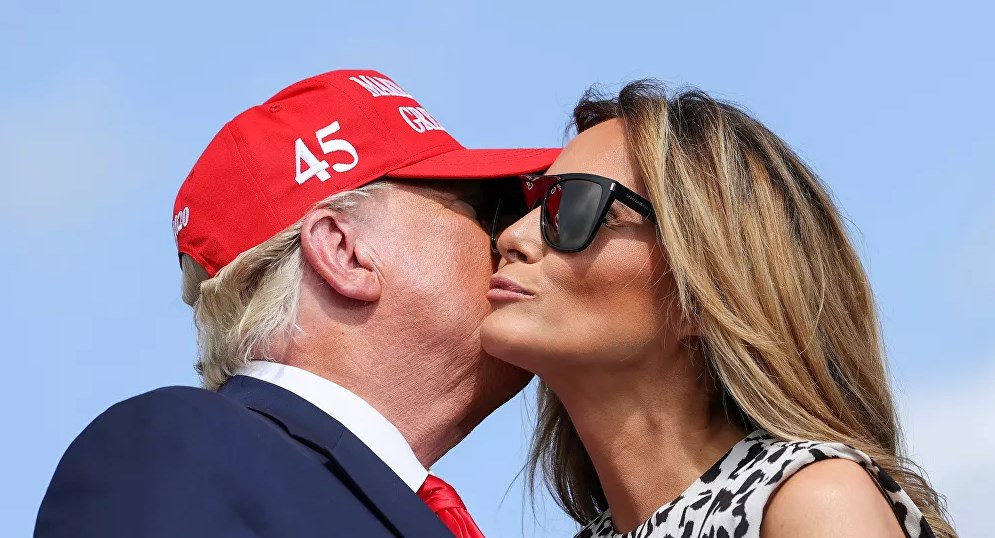 إعلام: ميلانيا ترامب تعد الدقائق للحصول