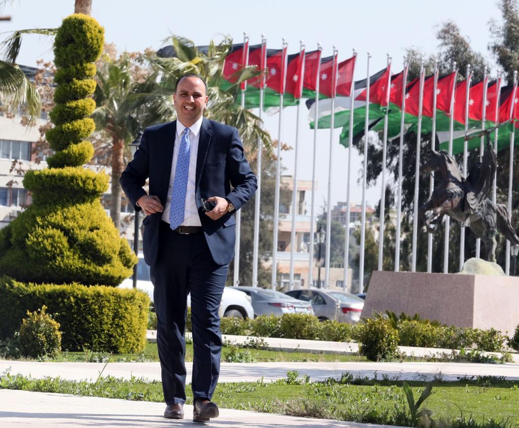 الخلايلة يكتب: كيف نحمي أنفسنا من