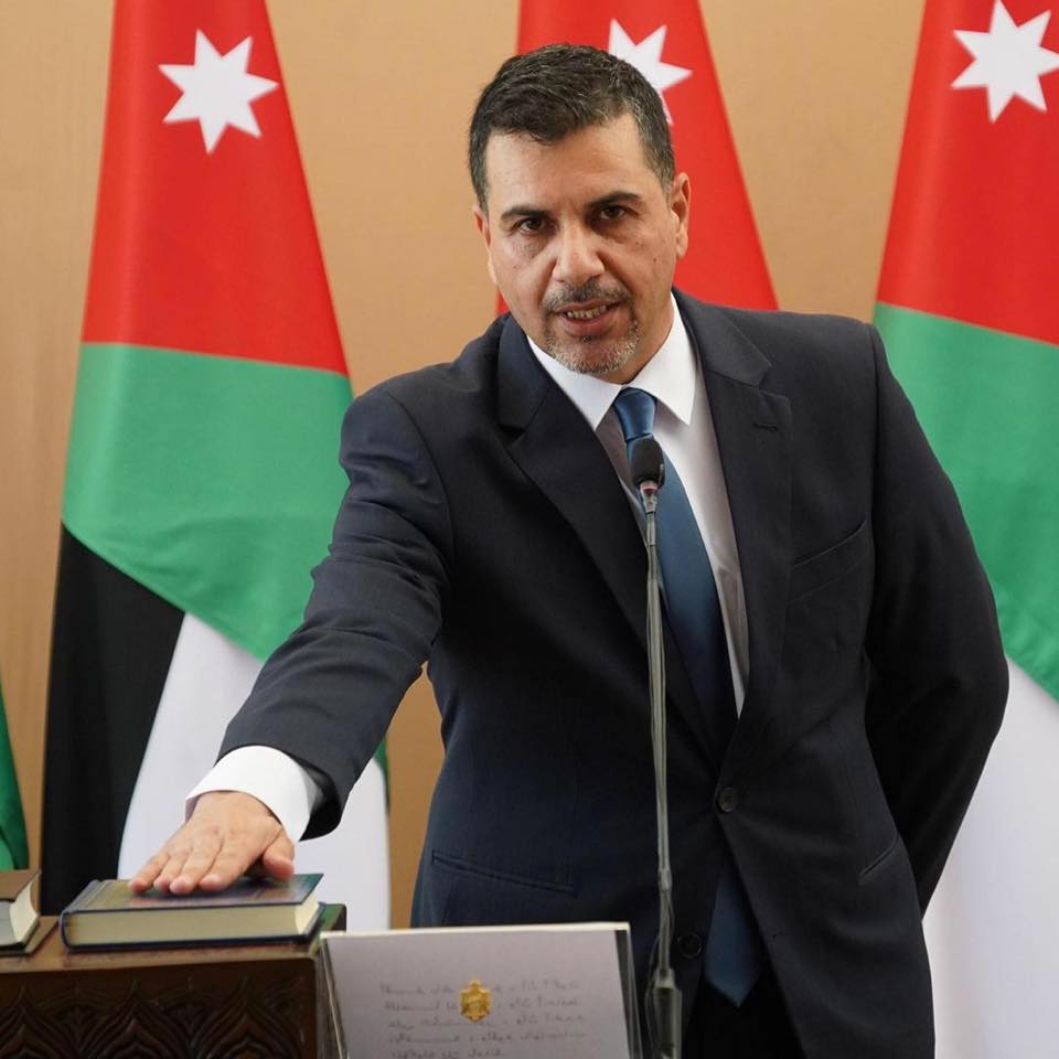 وزير المياه ينعى والدته