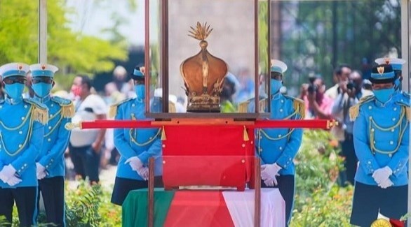 فرنسا تعيد قطعة ثقافية لمدغشقر تعود