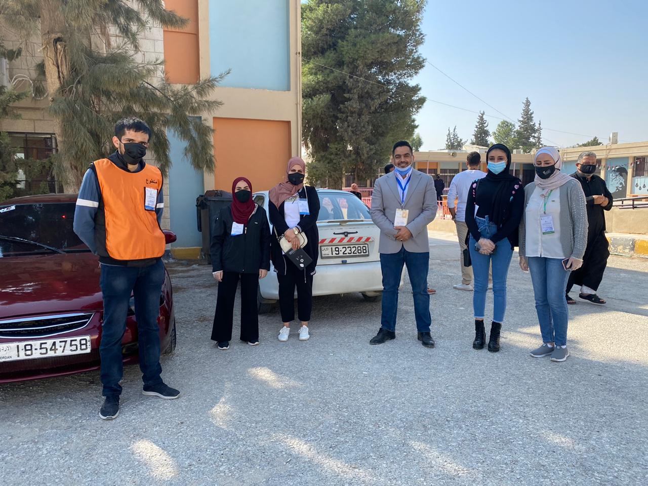 متطوعو الهيئة المستقلة للانتخاب.. جهود كبيرة