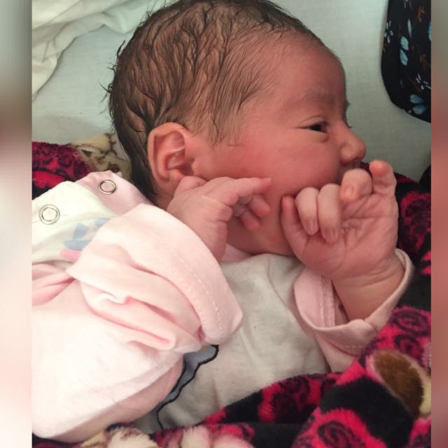 معاذ زطيمة يرزق بمولودة