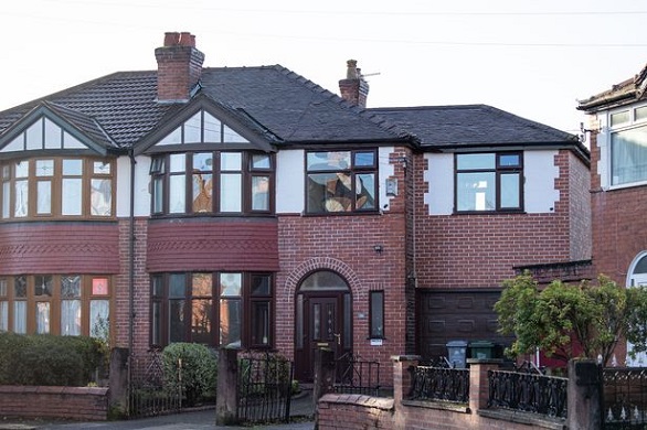 تحرق منزل العائلة لإغاظة زوجها بعد