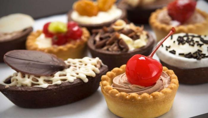 احذر تناول الحلويات أثناء المرض.. ما