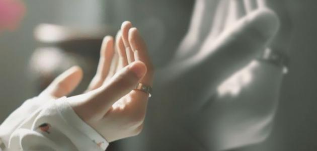 انا تائبة عائدة إلى الله فما