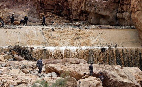 الأغوار تتحسب للسيول