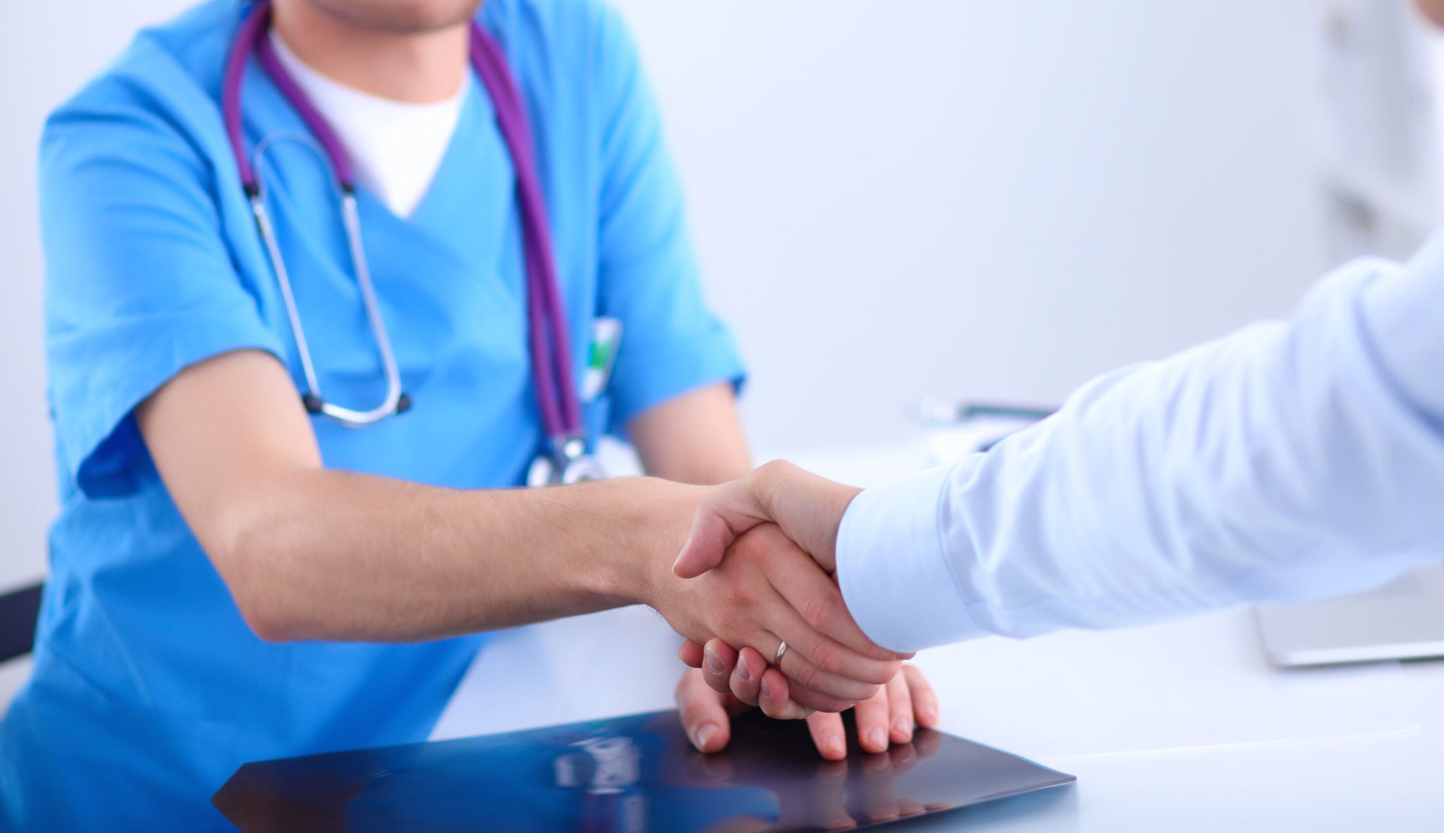 اطباء وممرضون مدعوون للامتحان التنافسي (أسماء)