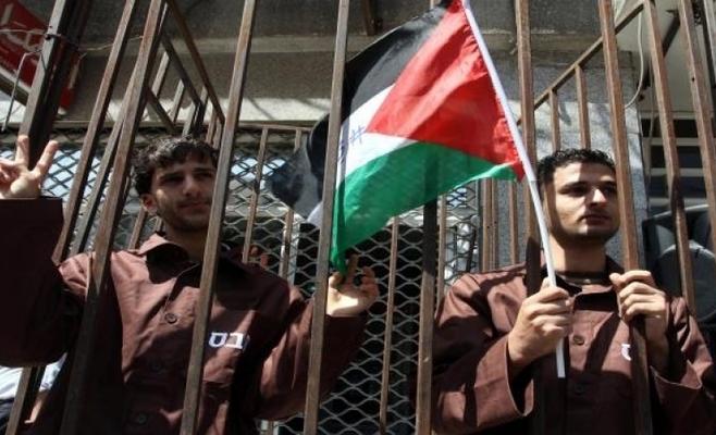 إضراب الأسرى الفلسطينيين يدخل مرحلة الخطر