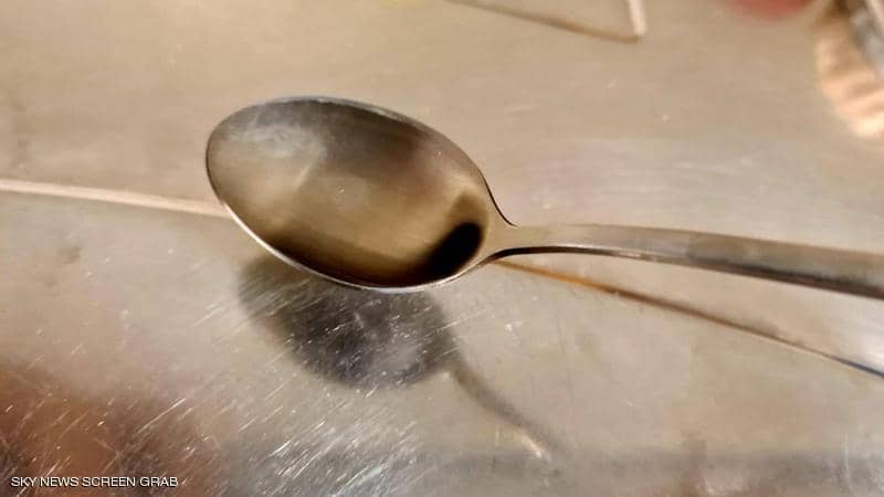 كورونا وملعقة الشاي.. عملية حسابية تكشف