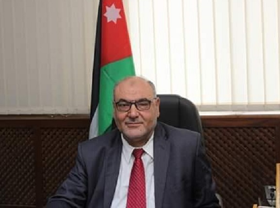 رئيس الجامعة الهاشمية فواز الزبون.. يخرج