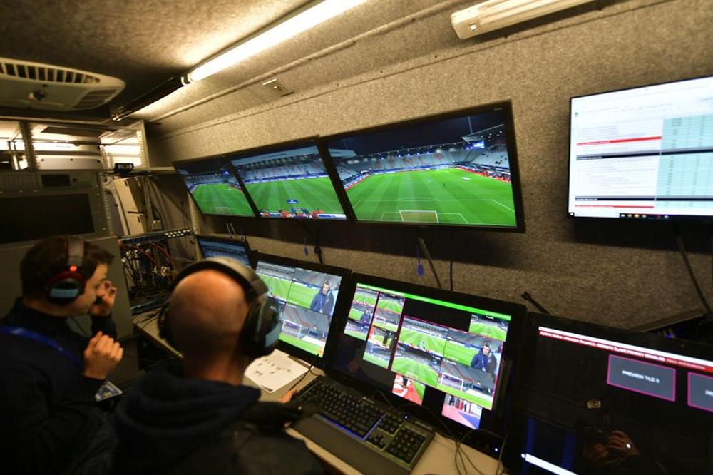 فيفا يعتزم تبسيط تقنية حكم الفيديو