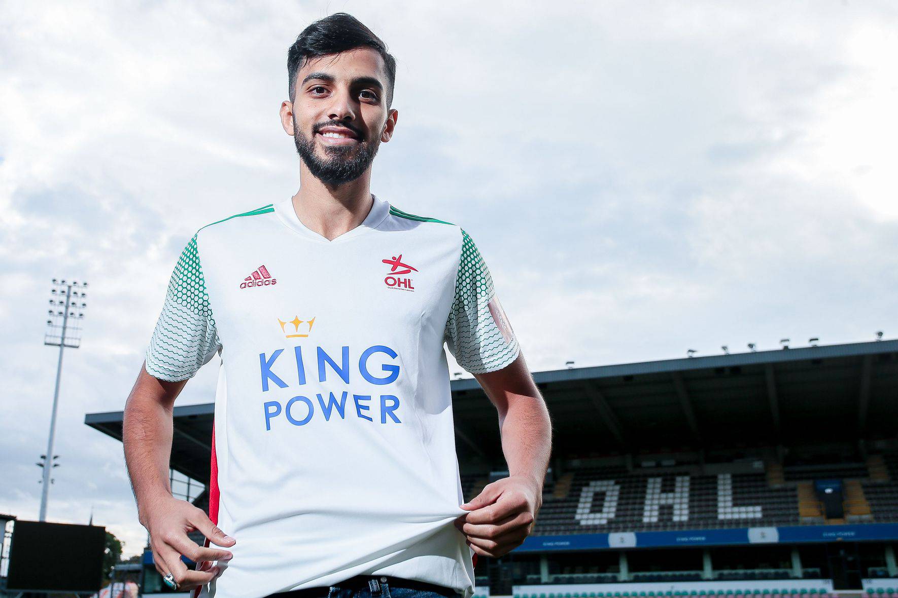 لاعب المنتخب الوطني التعمري يفوز بتصويت