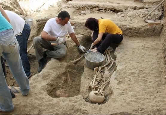 اكتشاف 400 قبر بمقبرة إسلامية في