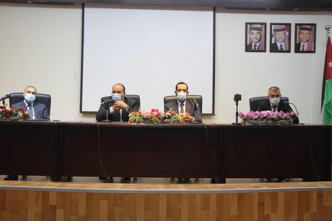 الخلايلة: حزم إنترنت لطلبة جامعة العلوم