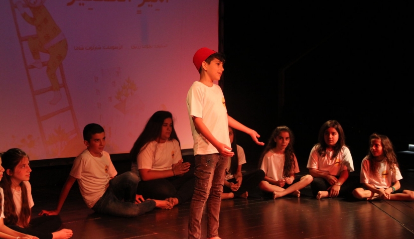 الحكواتي في تونس.. مهنة تراثية نفض