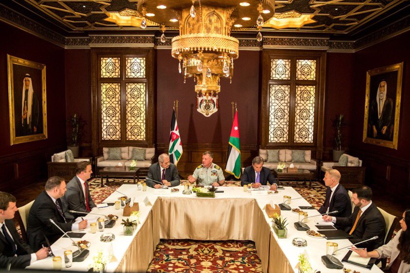 الملك يستقبل وفدا من مساعدي أعضاء