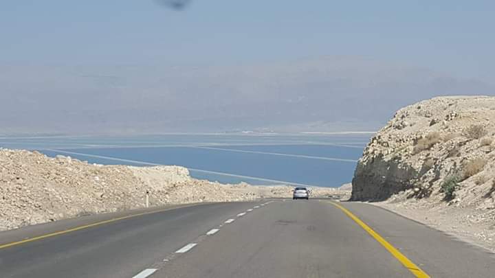 إعادة فتح طريق البحر الميت باتجاه