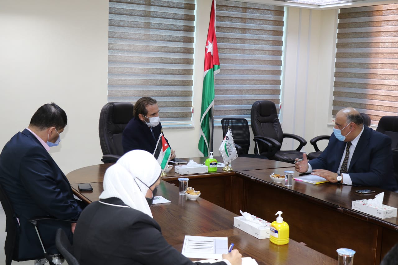 مشروع لتدريب وبناء قدرات الأشخاص ذوي