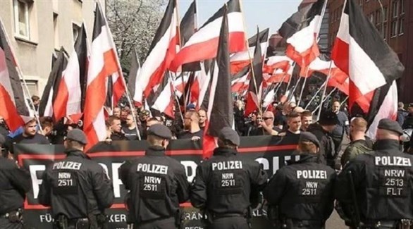 وزير الداخلية الألماني يحظر لواء الذئب44