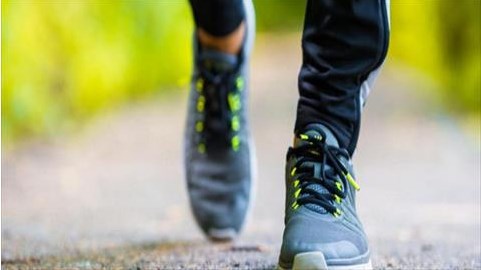 المشي 10000 خطوة يحرق حوالي 500