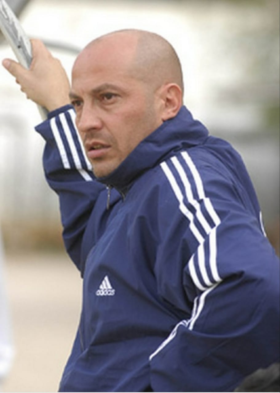 قتله الروتين.. صرخة شقيقة كريم الكرة