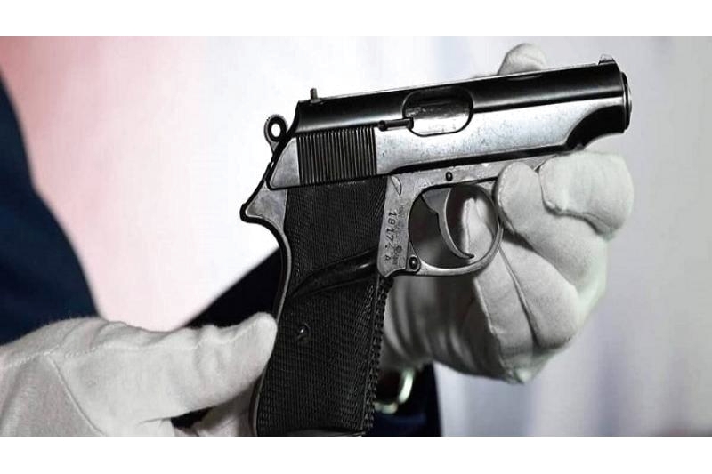 بيع مسدس جيمس بوند بـ256 ألف