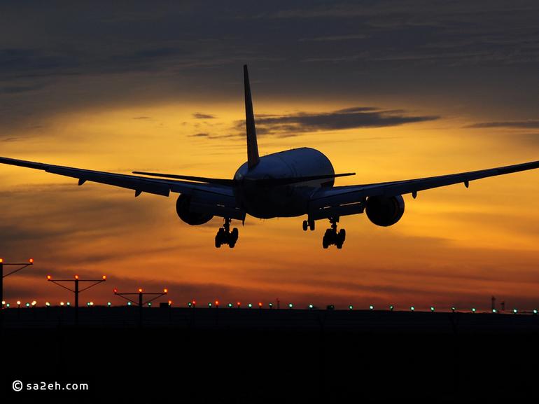 أسباب تجعل السفر بالطائرة ليلا أفضل