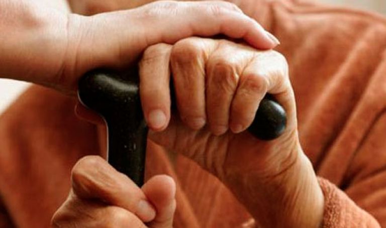 هل يجب على البنت المتزوجة الإنفاق