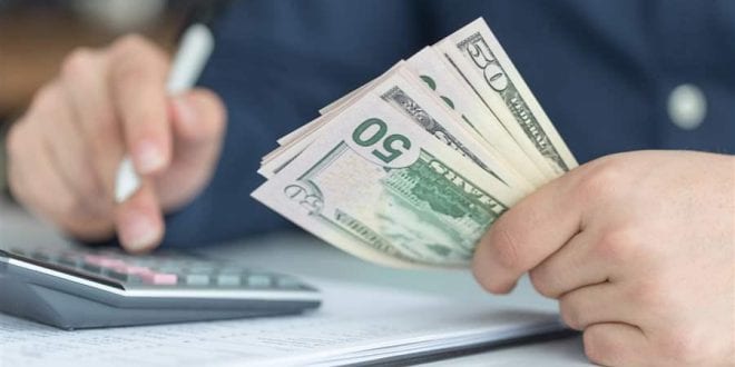 ما حكم التجارة بمال القرض؟