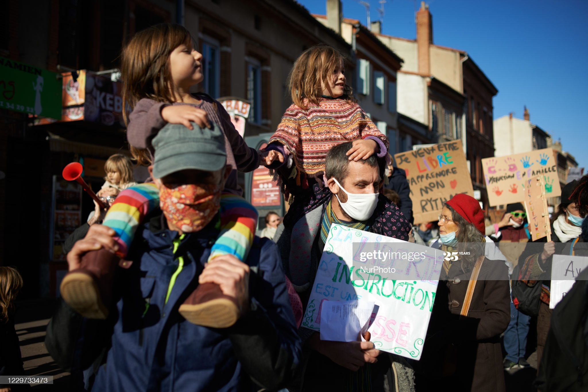 «بوليتكو»: ما نسيه ماكرون في قانون