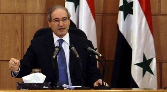 في أول رحلة إلى الخارج.. وزير