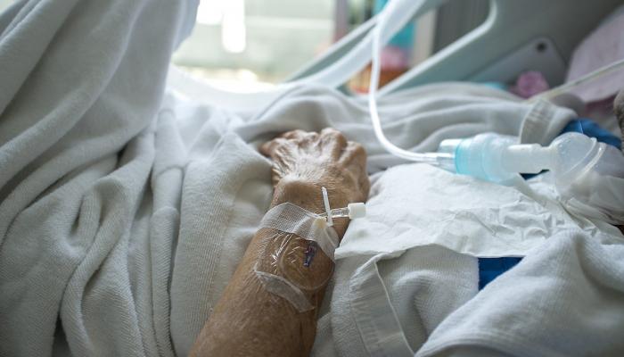 توفيت بكورونا فسرق الجيران 14 ألف