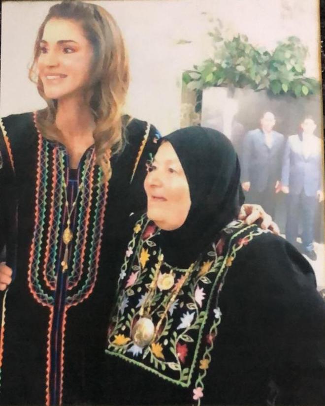 الملكة رانيا تعزي العواملة: آلمني فقدها