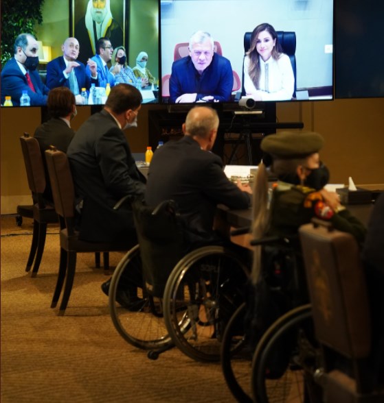 الملك: كل واحد فيكم يمثّل قصة