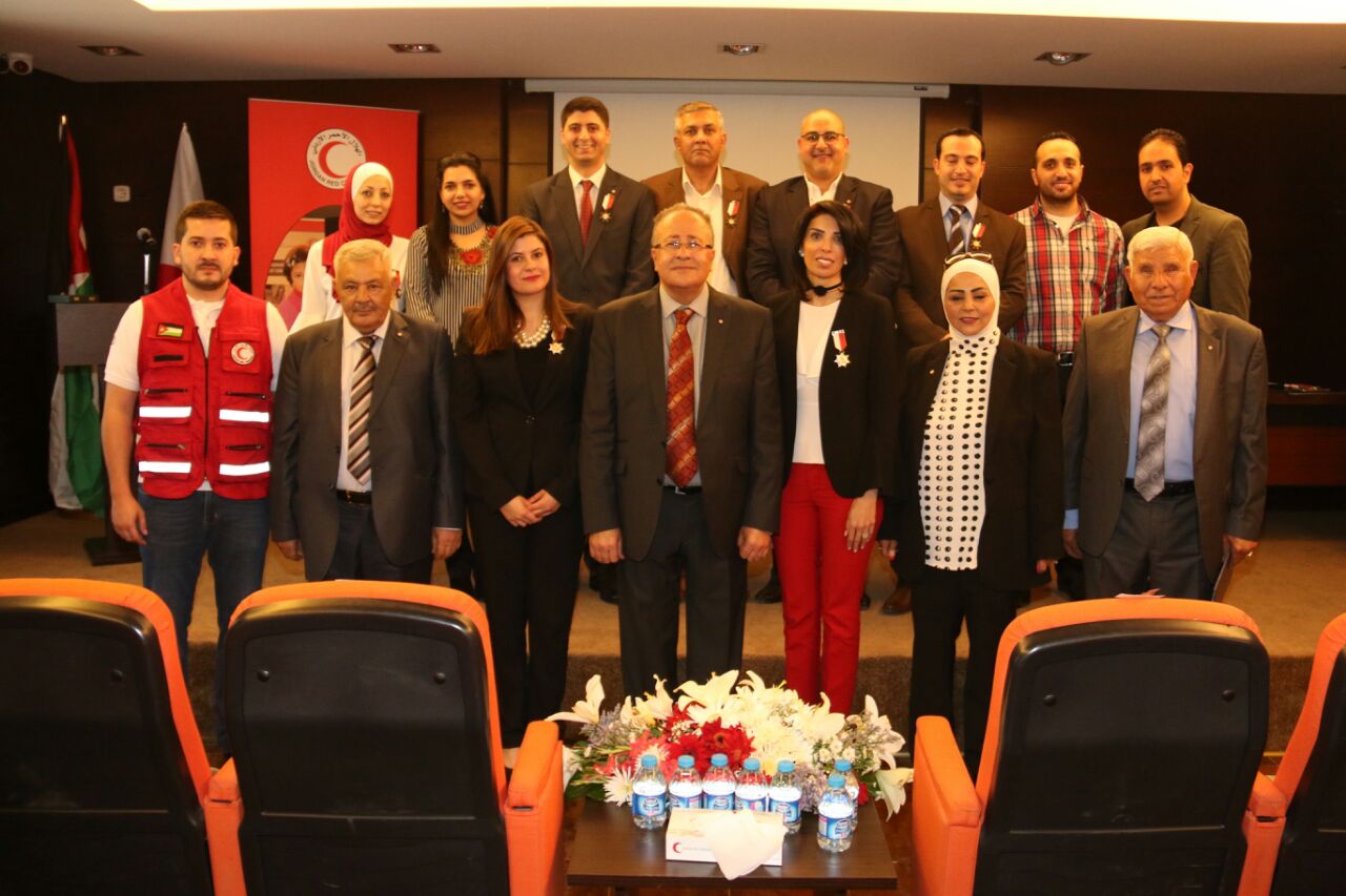 الحديد يمنح الرشدان الوسام البرونزي للهلال