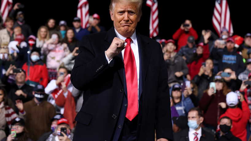 صحيفة: ترامب ينوي أخذ لقاح كورونا