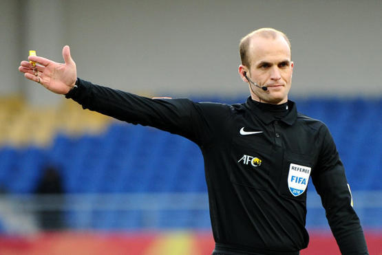 مخادمة يدير نصف نهائي أبطال آسيا