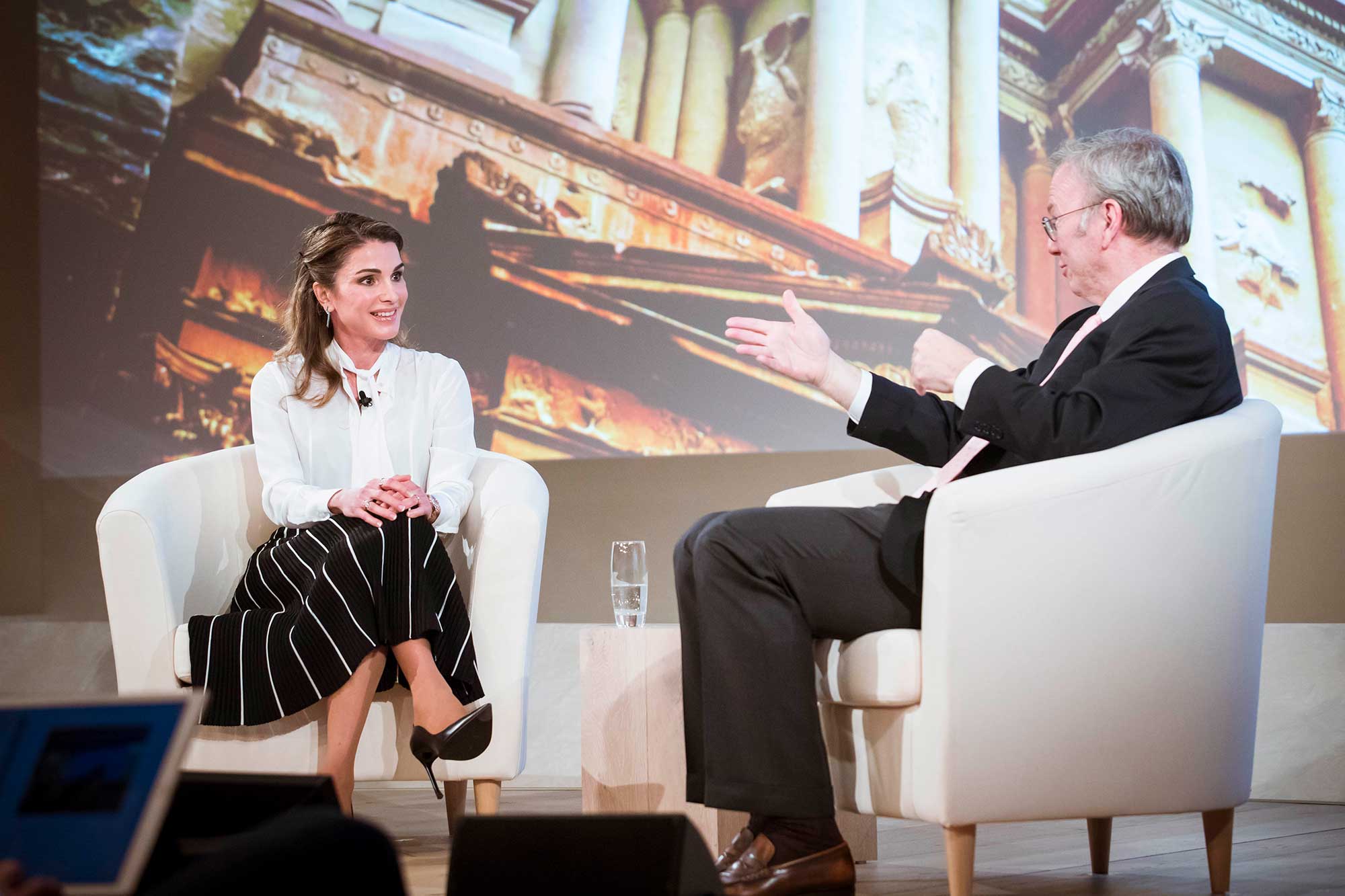 ’جوجل‘ تقدم منحة لإنشاء منصة إلكترونية