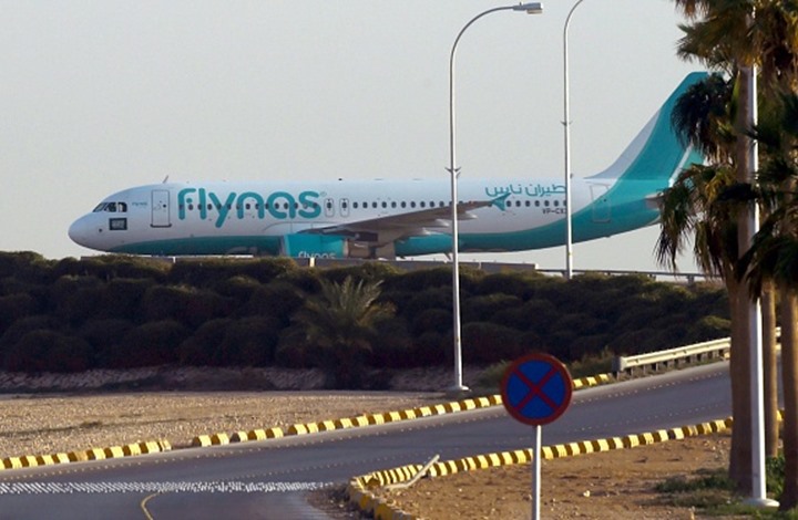 توقيف راكب هدد بتفجير طائرة قادمة