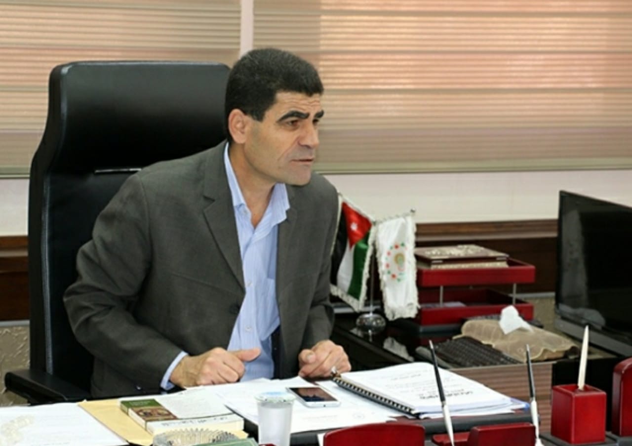 بلدية السلط الكبرى تهنئ المهندس حسين