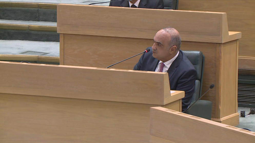 الخصاونة يشدد على التزام الحكومة بترسيخ