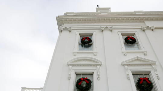 تطهير شامل للبيت الأبيض قبل انتقال