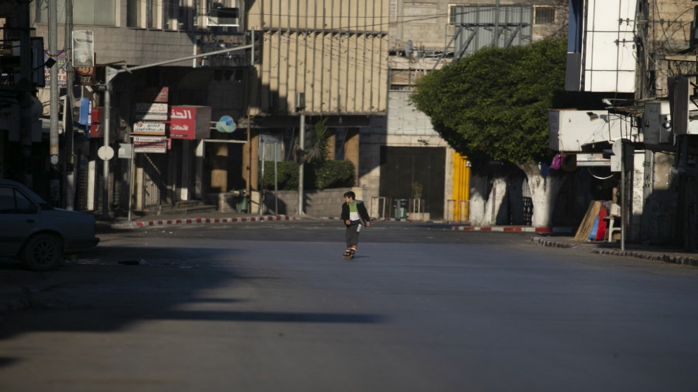 إغلاق شامل في مدن فلسطينية لـ